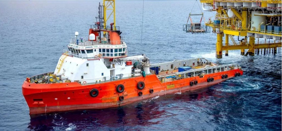 作业船舶消防保护：从依赖便携设备到固定系统的范式革新